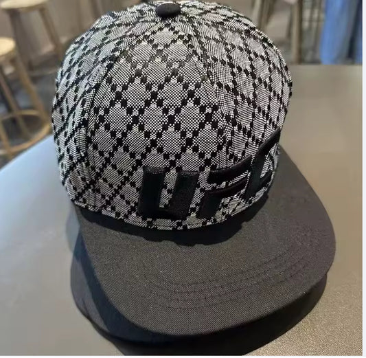 Diamond Pattern UFC Snapback – Gray